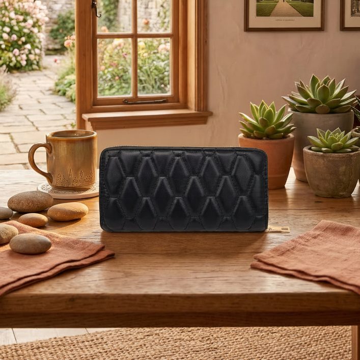 DIAMOND MESH ZIP WALLET