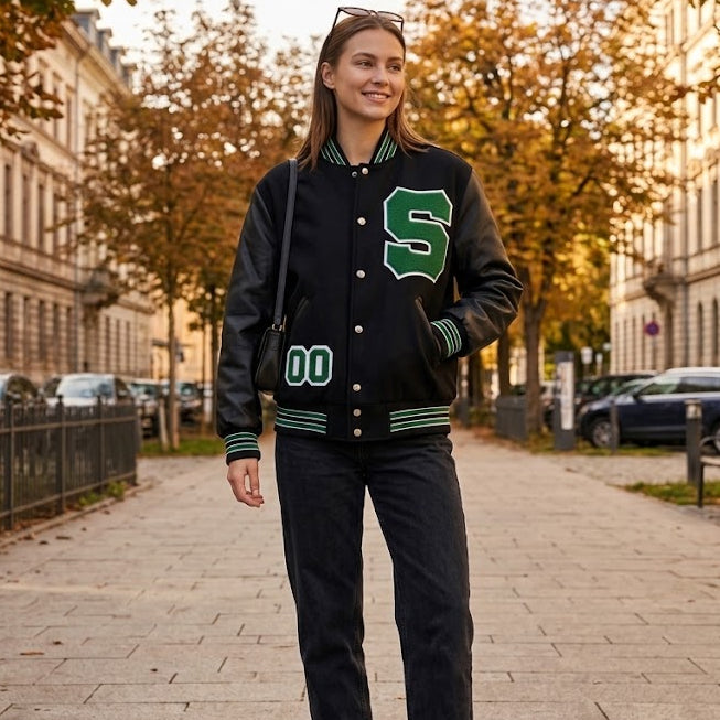 VARSITY STATEMENT Jacke